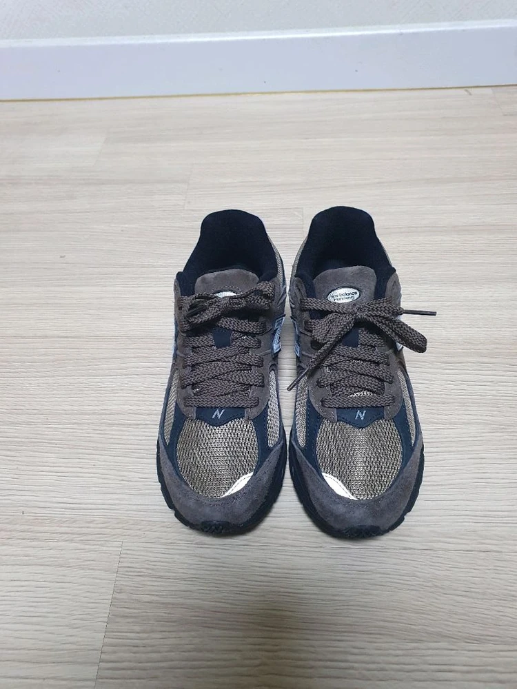 뉴발란스 2002R 브라운 운동화 230 이미지