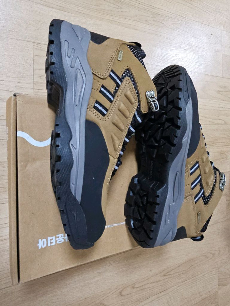 마운티아 BACTE-R 남녀 공용 등산화 245mm클래식 방수 미드컷 풀박스 새상품--6