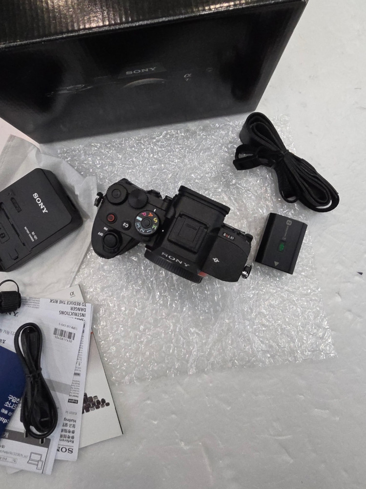 a7r5 보증기간27년2월까지남은 신동급판매합니다 컷수도몇천안됩니다--2