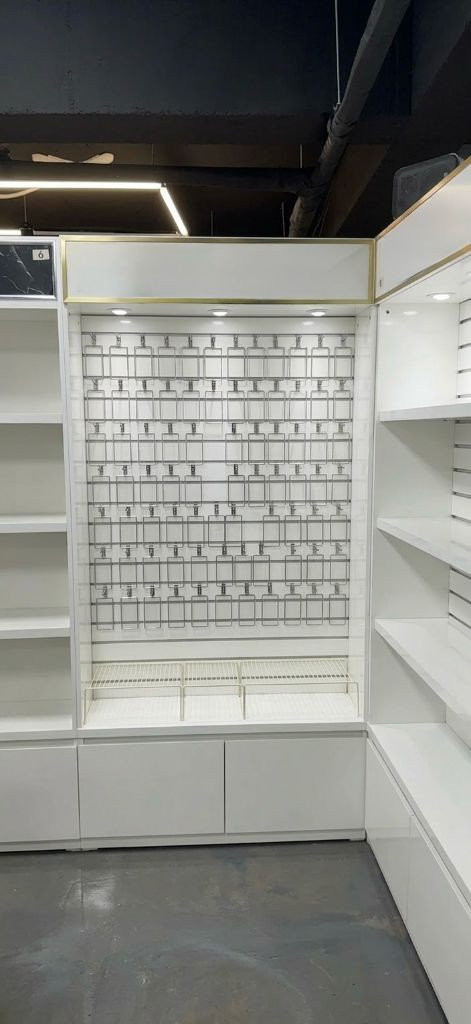 고급 맞춤 진열장 이미지