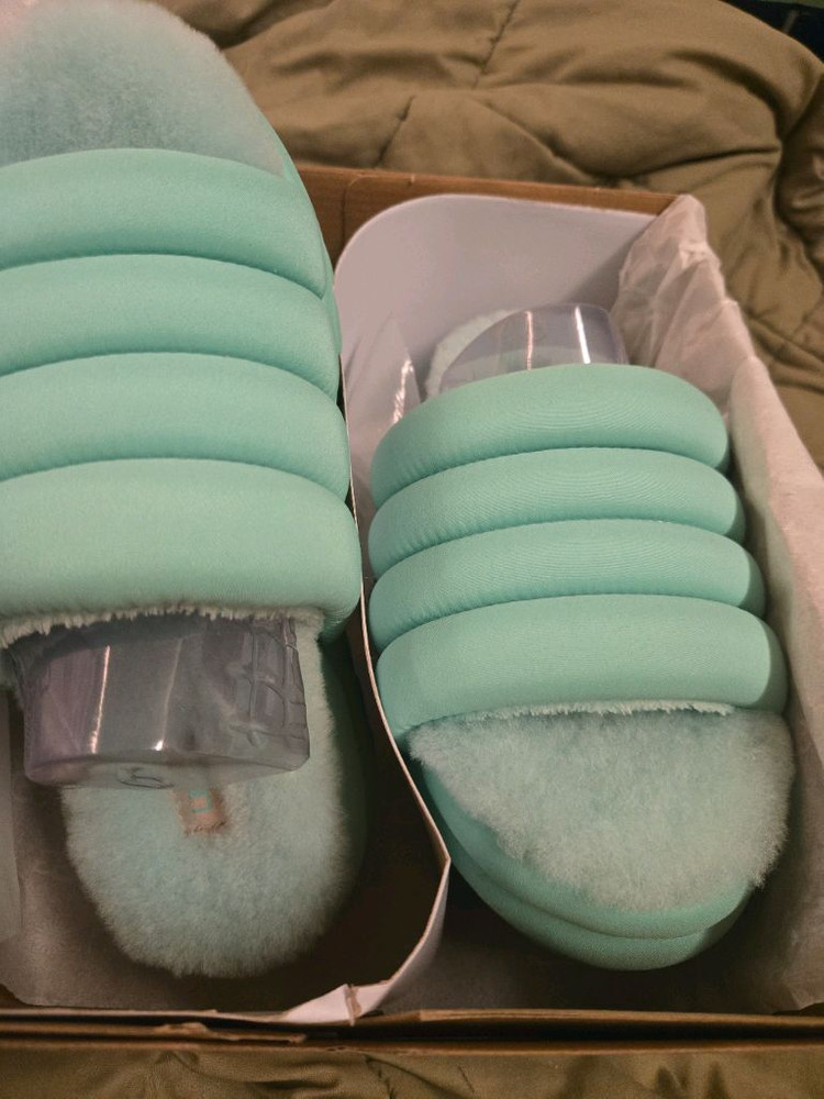 UGG 패딩폼 슬라이드 (맥시 슬라이드) 사이즈6(230) 이미지