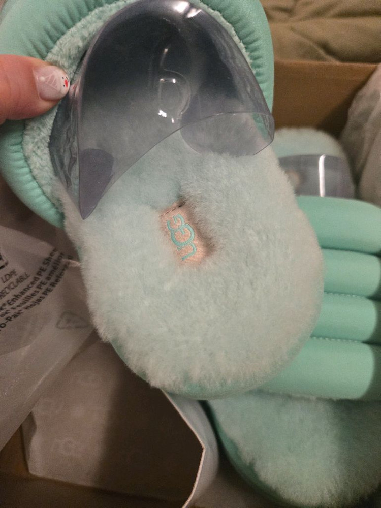 UGG 패딩폼 슬라이드 (맥시 슬라이드) 사이즈6(230) 이미지