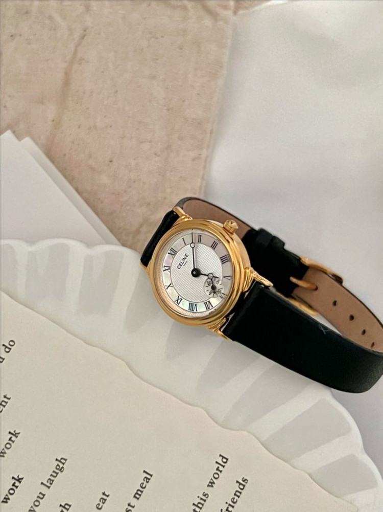 셀린느 스몰세컨드 골드 라운드 시계 / 정품감정.케어--6