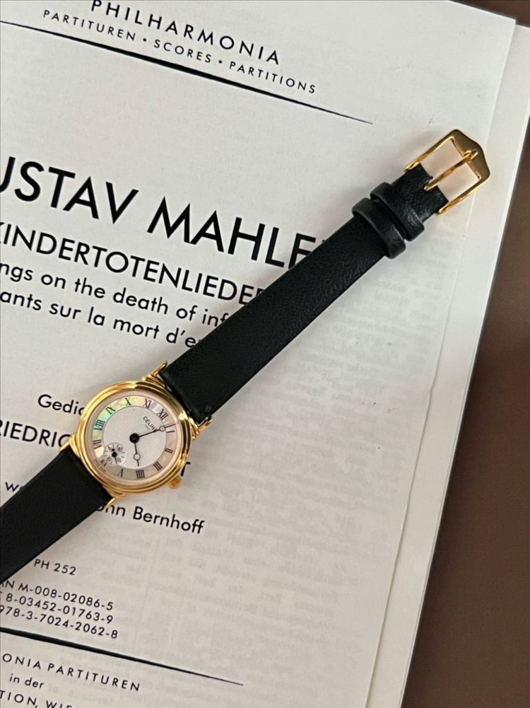 셀린느 스몰세컨드 골드 라운드 시계 / 정품감정.케어--7