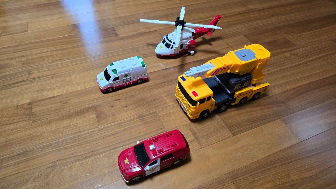 헬로카봇 마이티가드4단합체 구성품다있고 상태좋아요--4