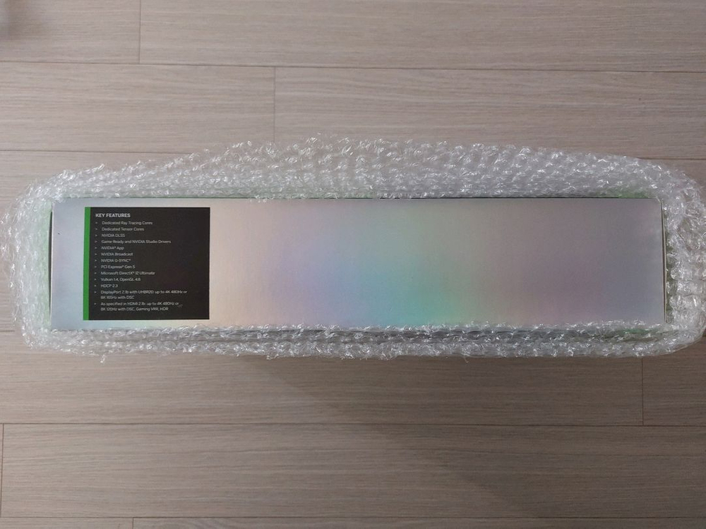 RTX 5080 화이트 그래픽카드 미개봉 새상품 이미지