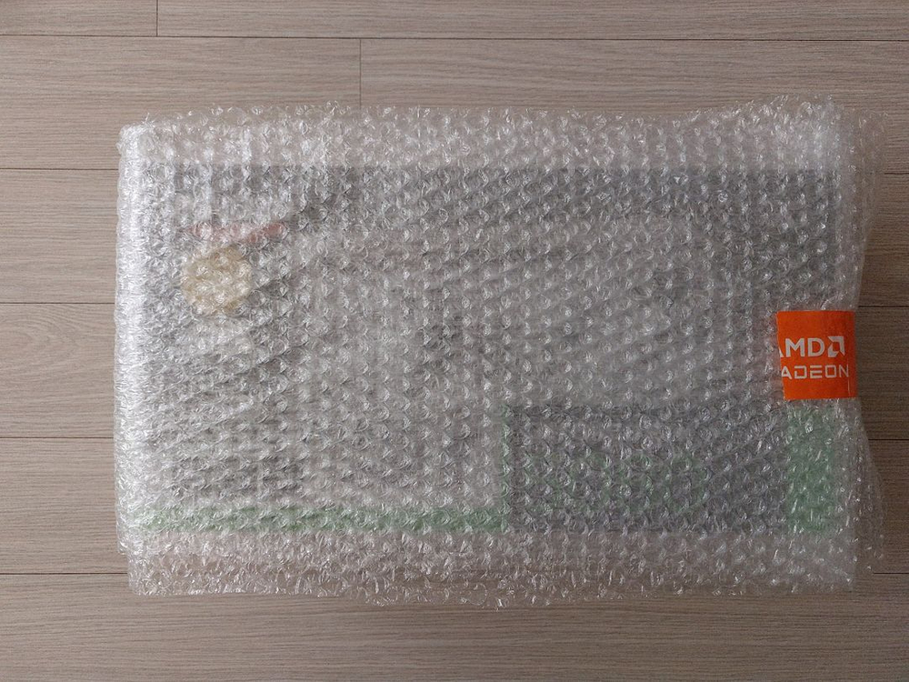 RTX 5080 화이트 그래픽카드 미개봉 새상품 이미지