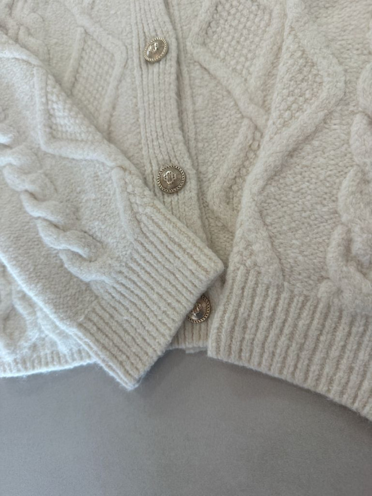 마쥬 금장 로고 버튼 가디건--6