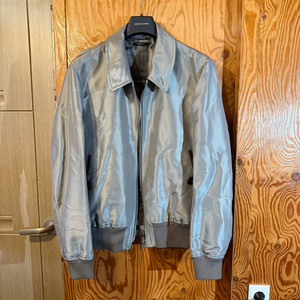 톰포드 실크 봄버 자켓 판매 합니다.