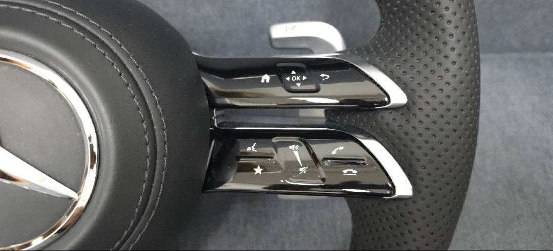 벤츠 AMG 리얼카본 잠자리 핸들 이미지