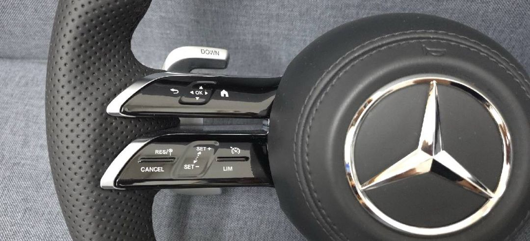 벤츠 AMG 리얼카본 잠자리 핸들 이미지