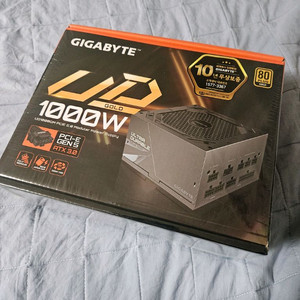 UD1000GM 기가바이트 1000W 파워서플라이 이미지