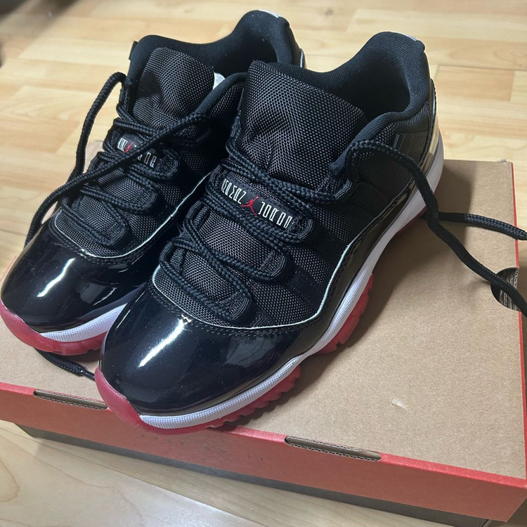 [250] 나이키 조던 11 브레드 로우 이미지