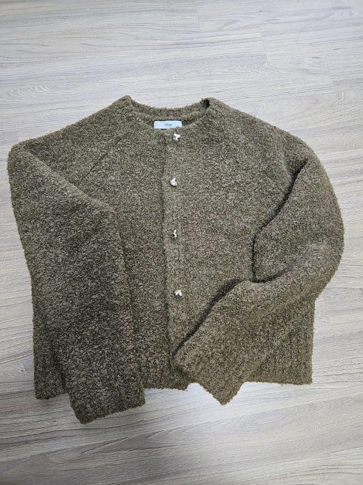 엘로주 하트 부클 가디건 판매해요 이미지