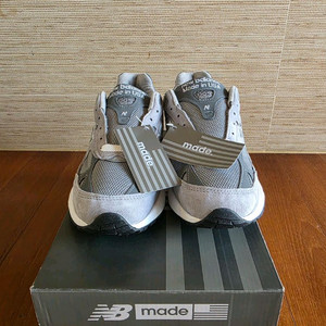 뉴발 993 made in usa 그레이 발볼 D 265 사이즈 판매합니다. 이미지