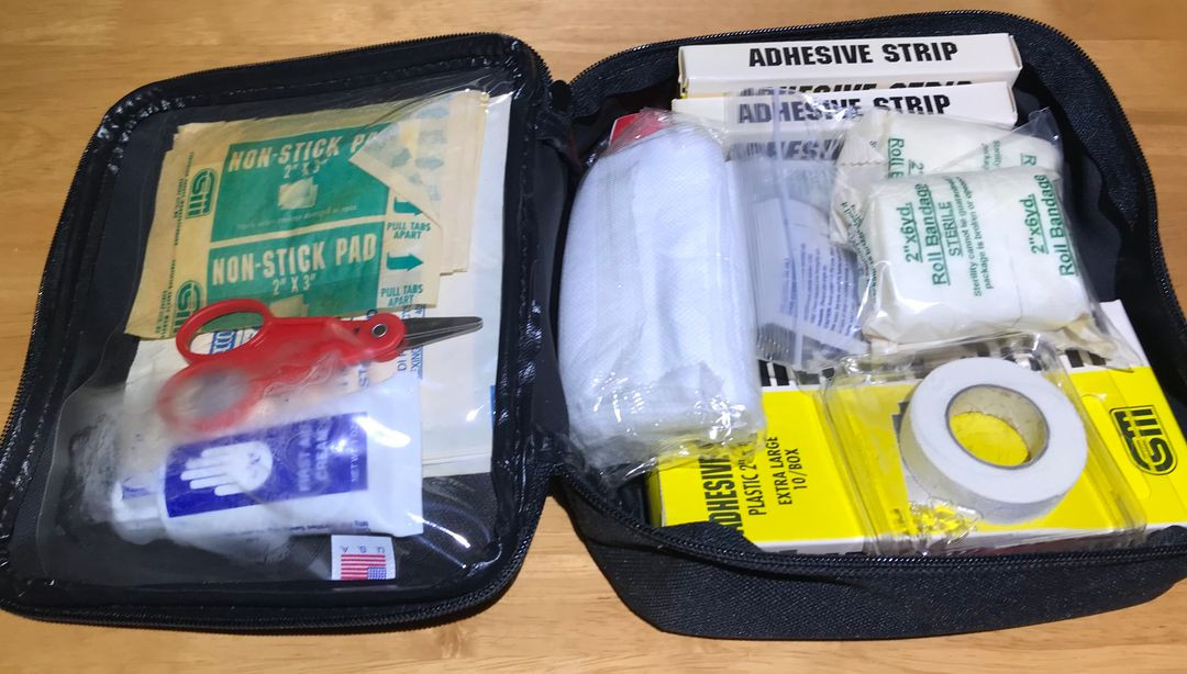 벤츠 자동차 정품 응급트킷--1