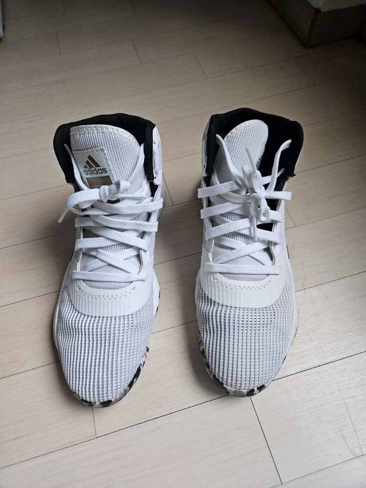 아디다스 Pro Bounce 농구화 265mm 운동화 이미지