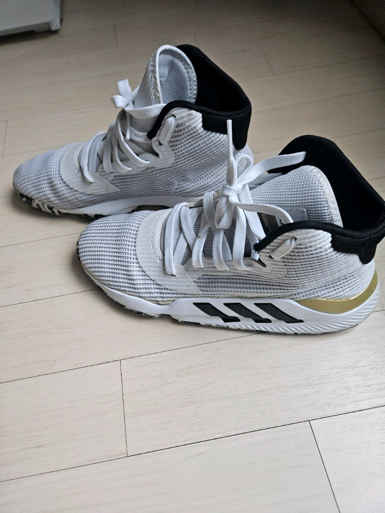 아디다스 Pro Bounce 농구화 265mm 운동화 이미지