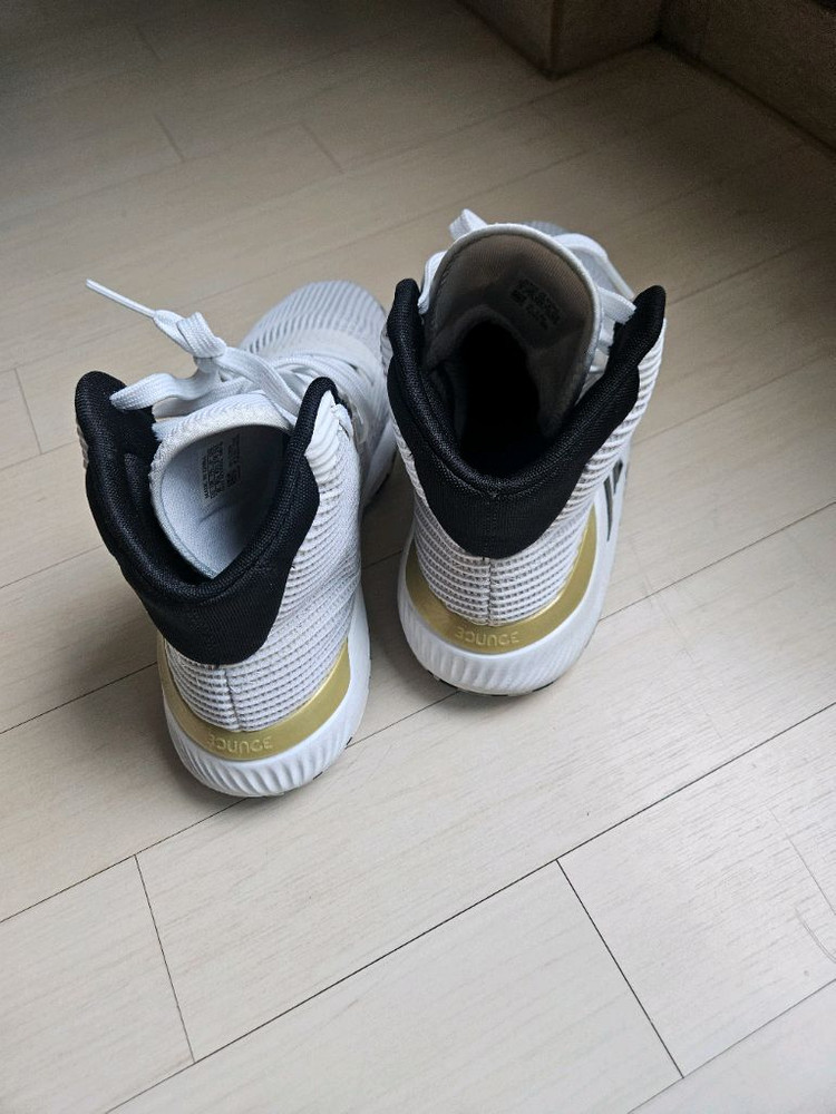 아디다스 Pro Bounce 농구화 265mm 운동화 이미지