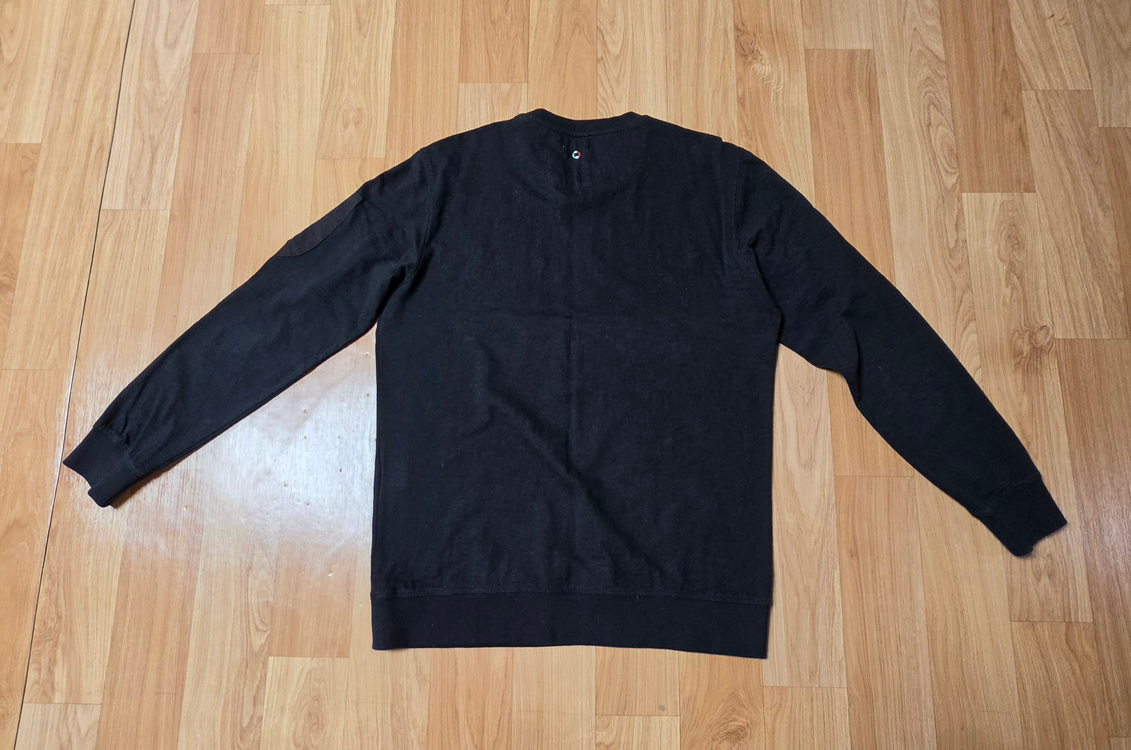 인터메조 INTERMEZZO 블랙 맨투맨(미착용 보관)--1