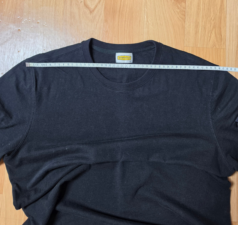 인터메조 INTERMEZZO 블랙 맨투맨(미착용 보관)--4