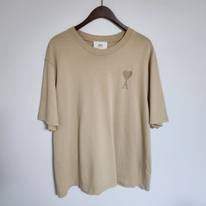 L 아미 베이지 빅하트 자수 남성 반팔티 E22UTS002 726 이미지