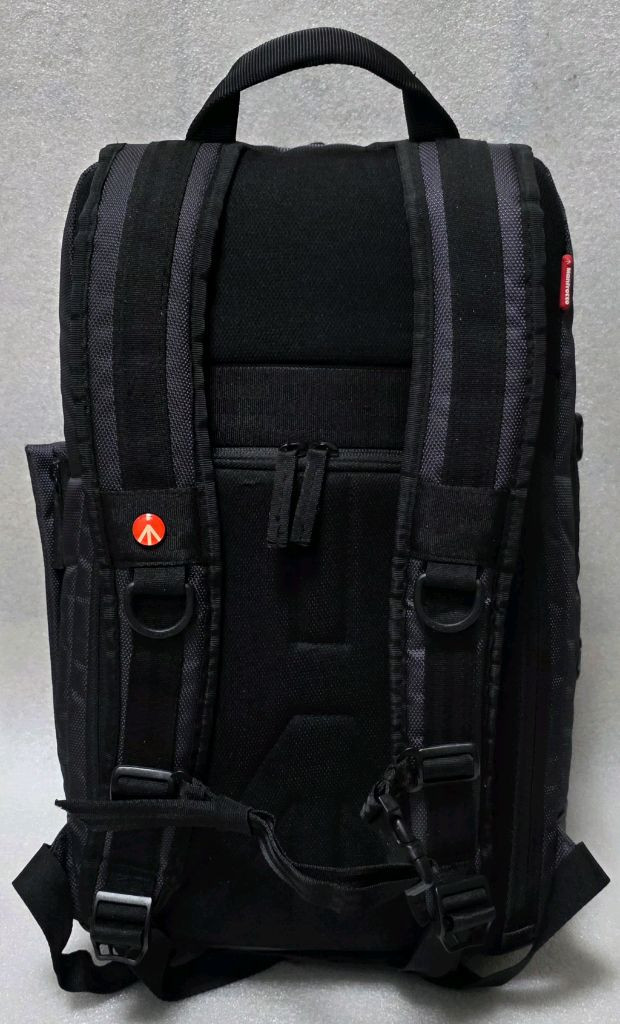 맨프로토 Manfrotto 맨하탄 무버 30 카메라가방 노트북백팩 이미지