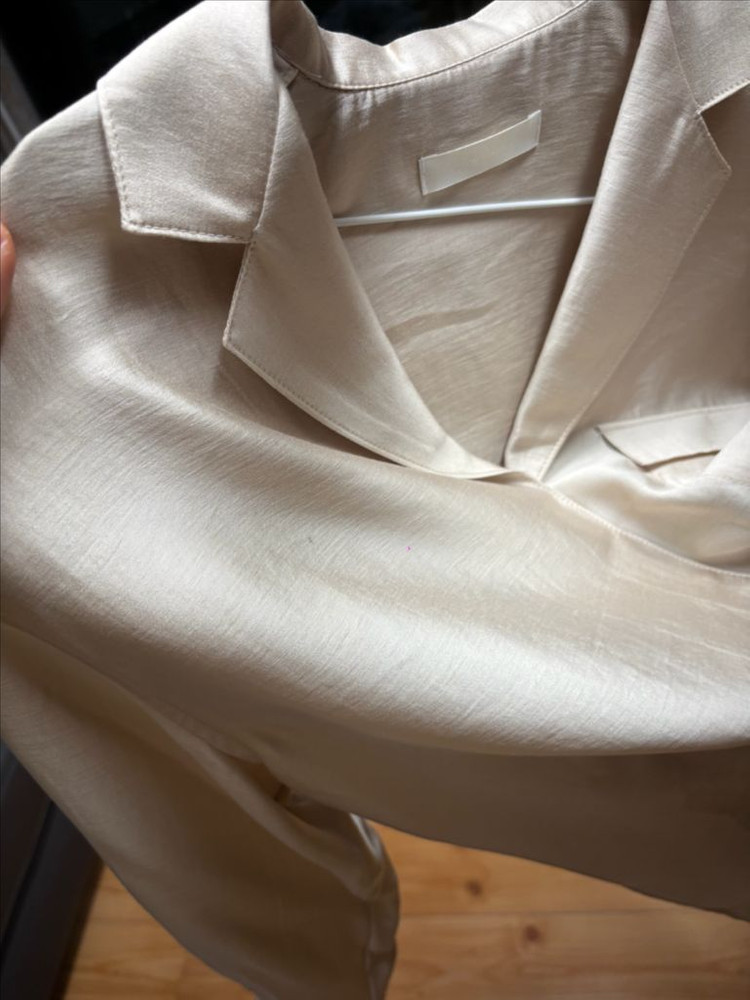 미착용) 베이지 블라우스 이미지