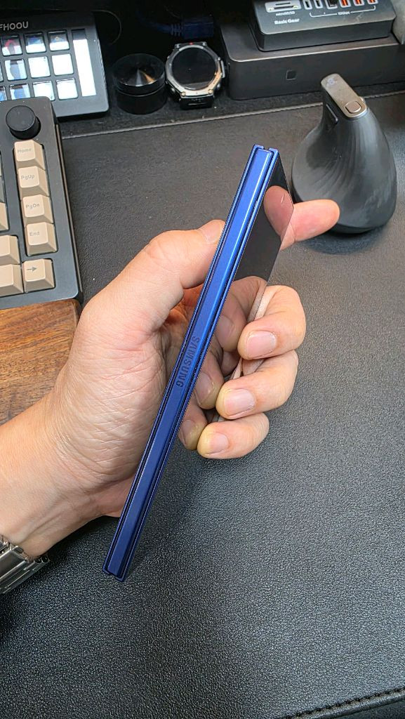 갤럭시 폴드7 512 정상해지 A급 판매합니다. 단품.--5