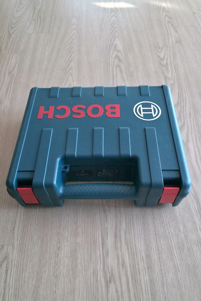 보쉬 GSA 10.8V-LI 충전 컷소 세트 이미지