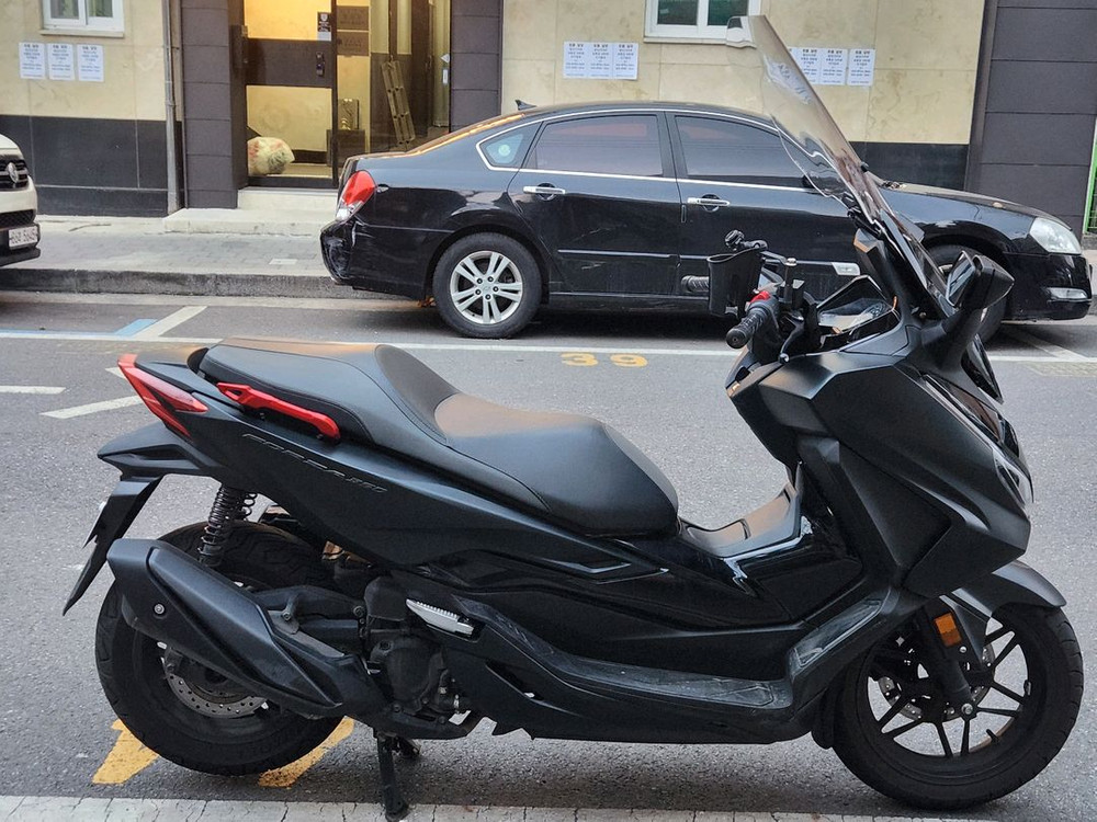 2024년식 포르자350 27xxxkm 450만원--2