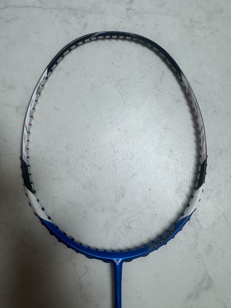 빅터 수리라켓 소드12프로 12pro 4u 팝니다--3