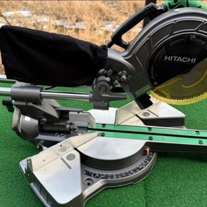 히타치 슬라이딩 각도절단기 C8FSE 이미지