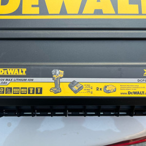 디월트 충전임팩