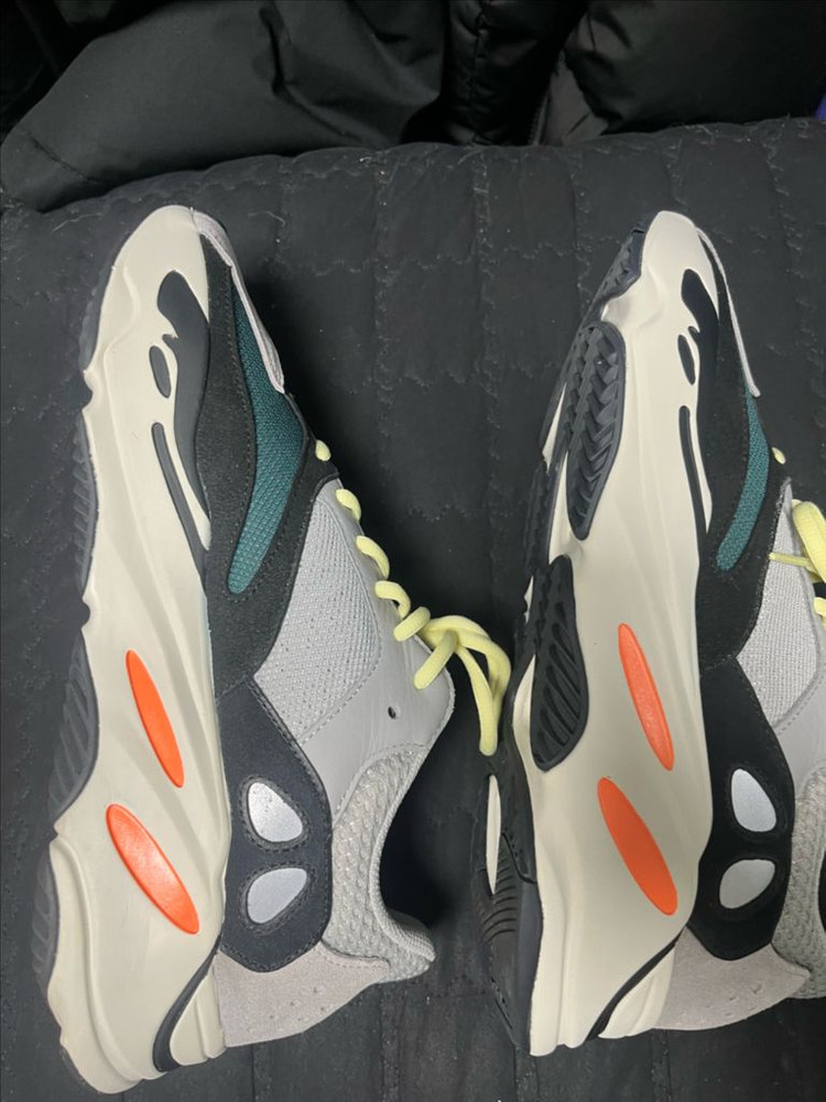 아디다스 이지부스트 700 웨이브 러너 (2021/2022) 285 팝니다 이미지