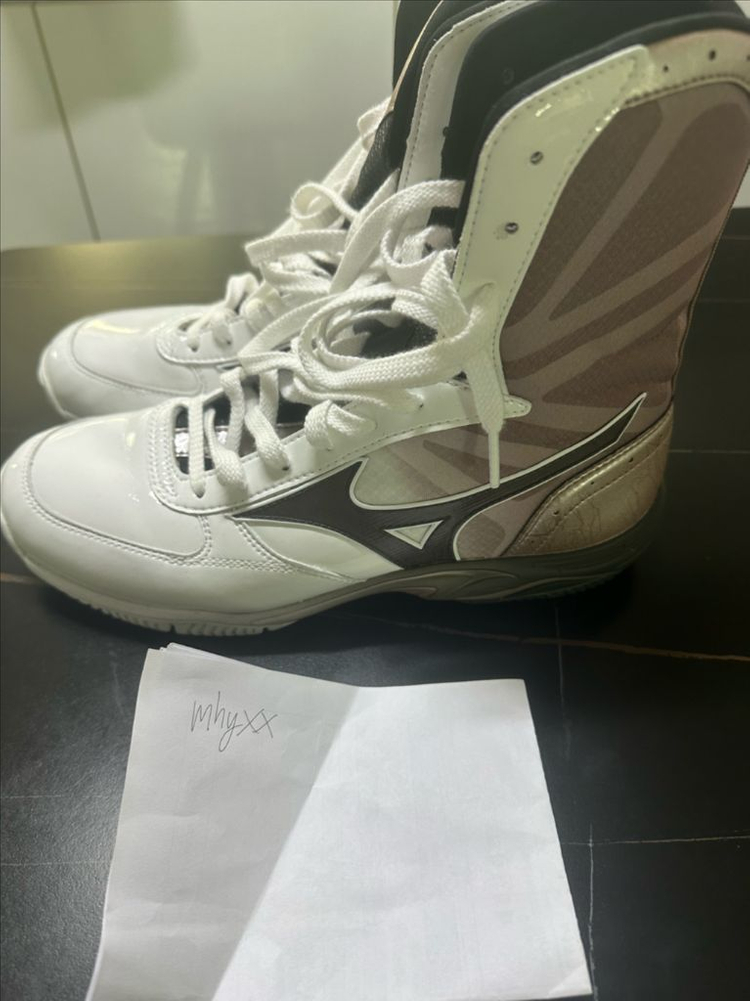 미즈노 웨이브몬스터 265 사이즈 판매 동일색상 265로도 교환합니다 이미지