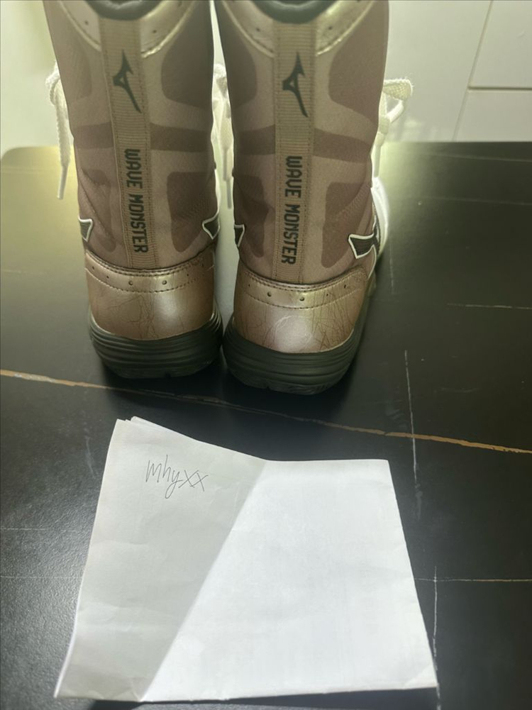 미즈노 웨이브몬스터 265 사이즈 판매 동일색상 265로도 교환합니다 이미지