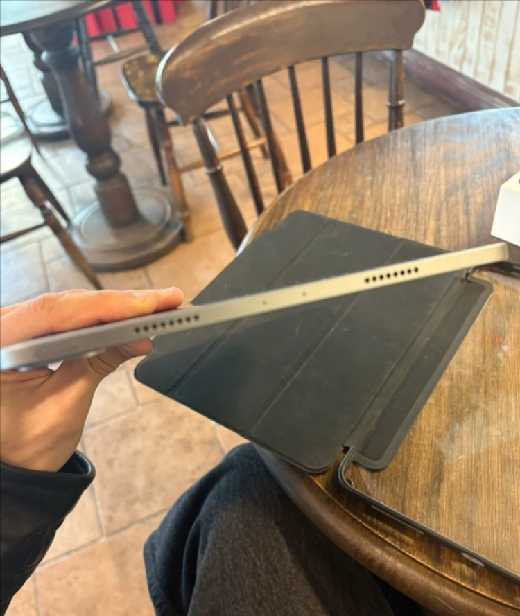 아이패드 11프로 4세대( m2칩) 128gb +애플펜슬 2세대 풀박스--1