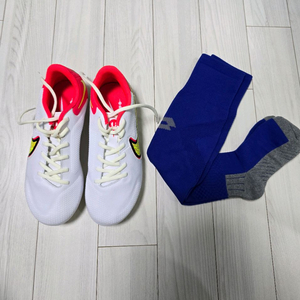 주니어 티엠포 레전드 9 미사용제품 230 운포