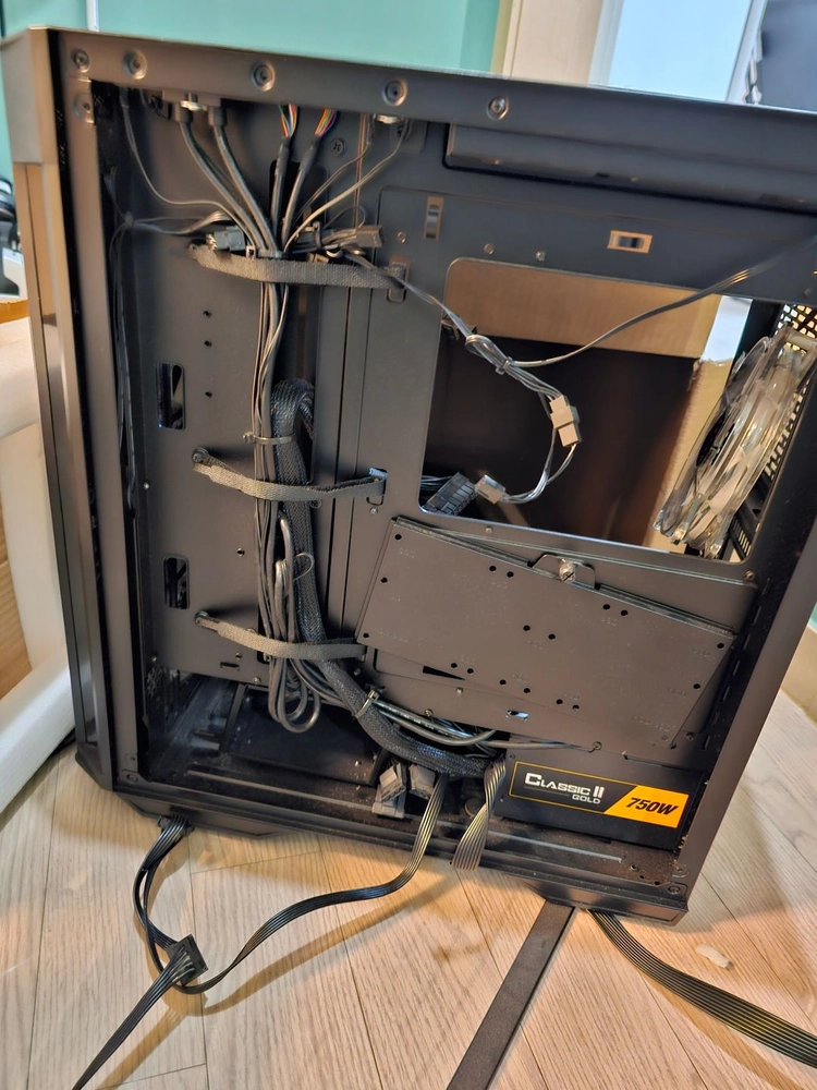 마이크로닉스 Classic II 750W 80PLUS GOLD 230V EU +타이탄 글래스 (빅타워) - 안심되는 중고거래