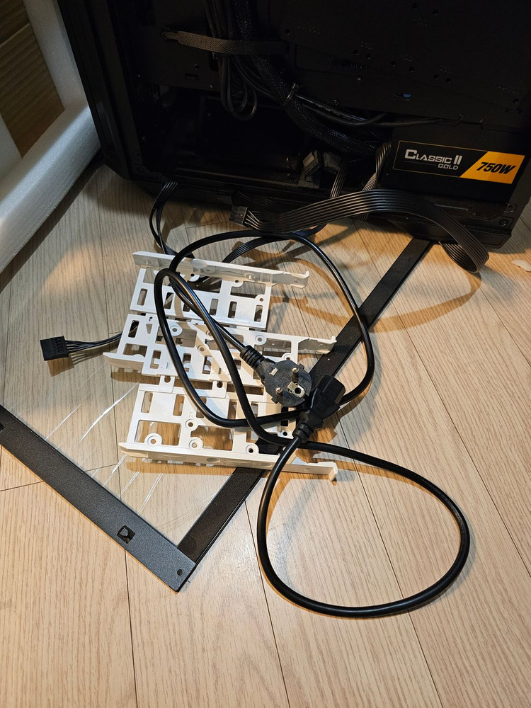 마이크로닉스 Classic II 750W 80PLUS GOLD 230V EU +타이탄 글래스 (빅타워) 이미지