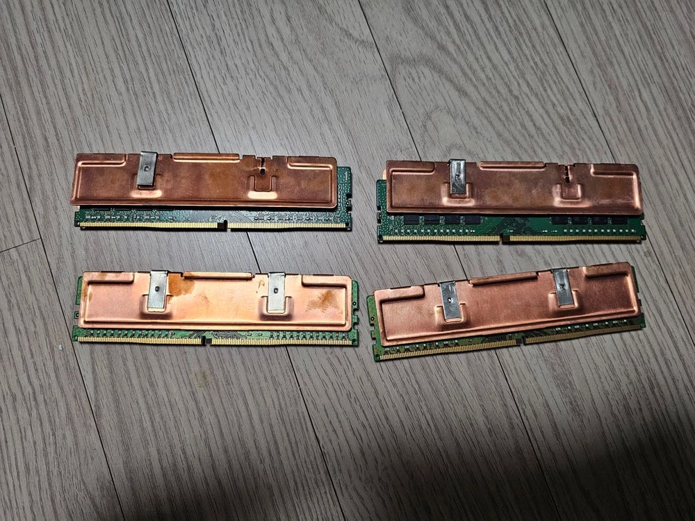 삼성전자 DDR4 16G PC4-21300 데스크탑 2666MHz 20년 양면 방열판 4개 이미지