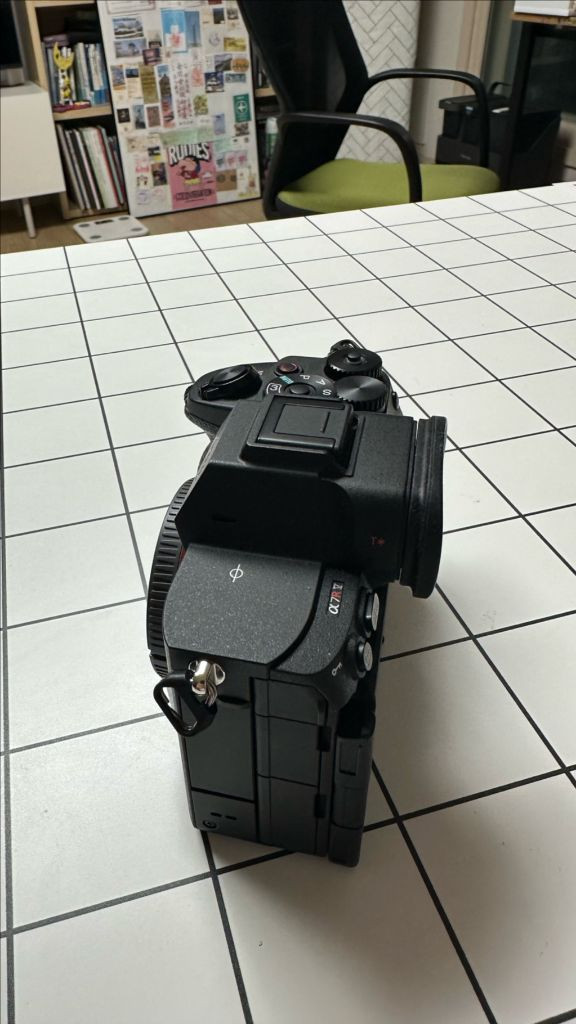 소니 A7RM5 풀프레임 미러리스 카메라 이미지