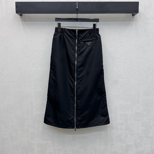 프라다 리나일론 개버딘 플레어 여성스커트 블랙