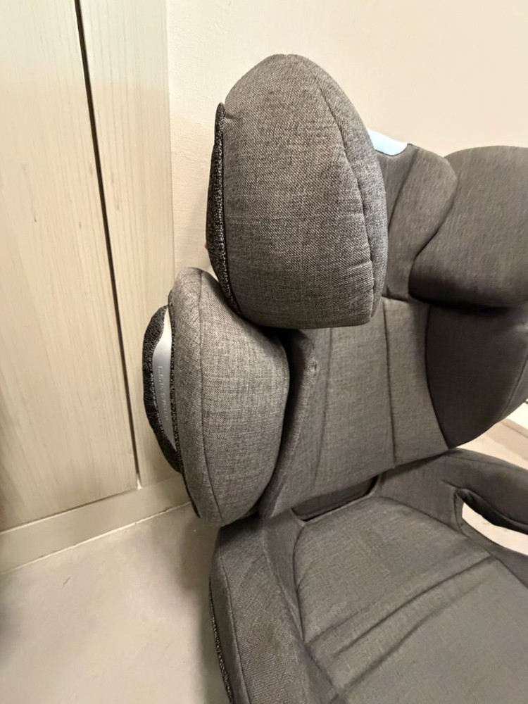 싸이벡스 주니어 카시트 이미지