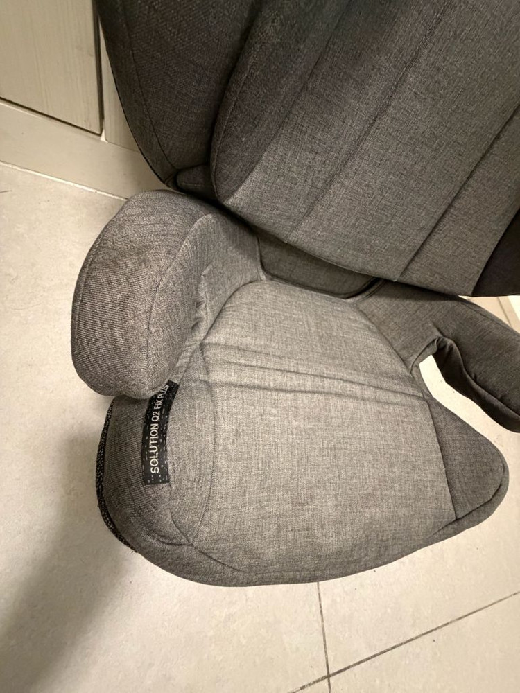 싸이벡스 주니어 카시트 이미지