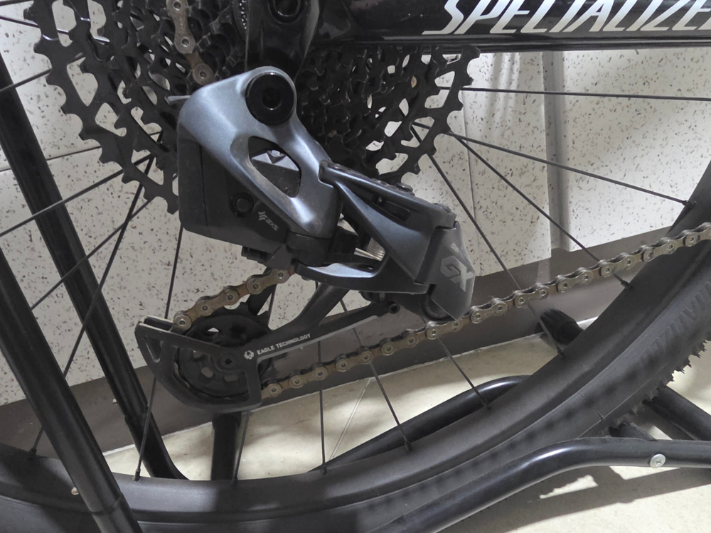 스페셜라이즈드 에픽 하드테일 MTB 베이스 L사이즈(전동 구동계, 마그페달)--3