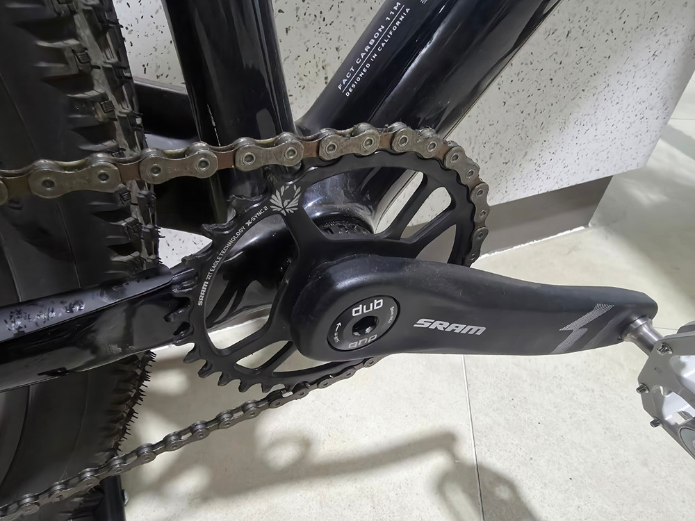 스페셜라이즈드 에픽 하드테일 MTB 베이스 L사이즈(전동 구동계, 마그페달)--2