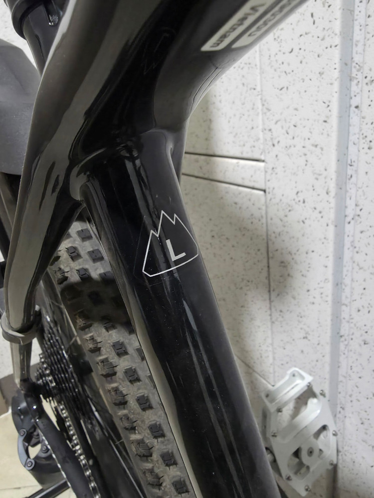 스페셜라이즈드 에픽 하드테일 MTB 베이스 L사이즈(전동 구동계, 마그페달)--4