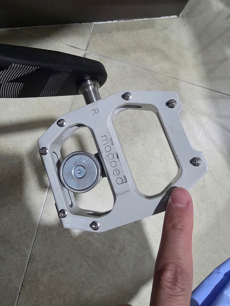 스페셜라이즈드 에픽 하드테일 MTB 베이스 L사이즈(전동 구동계, 마그페달)--6